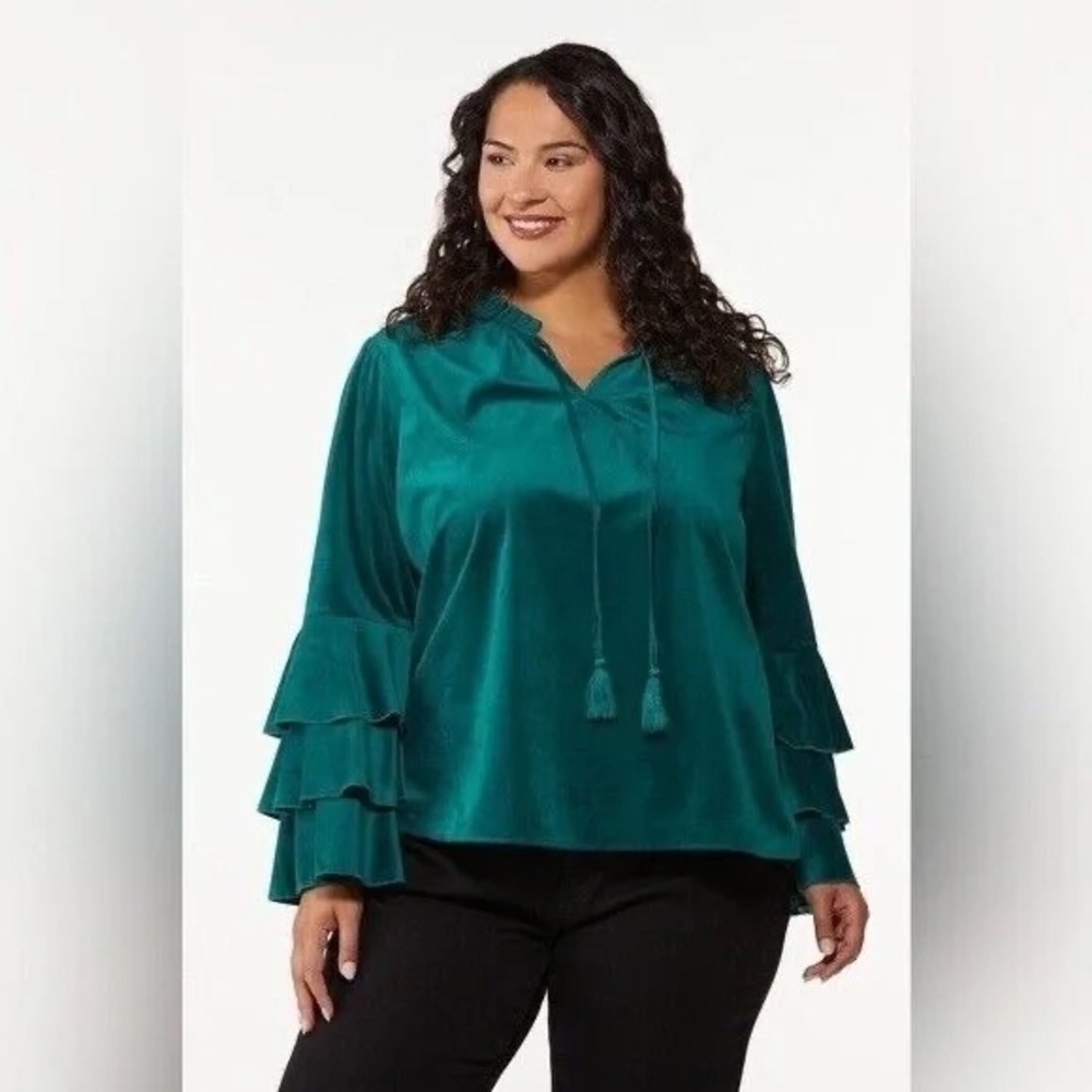 ❄️ Cato | Plus Size Velvet Bell Sleeve Top Various Sizes Available
